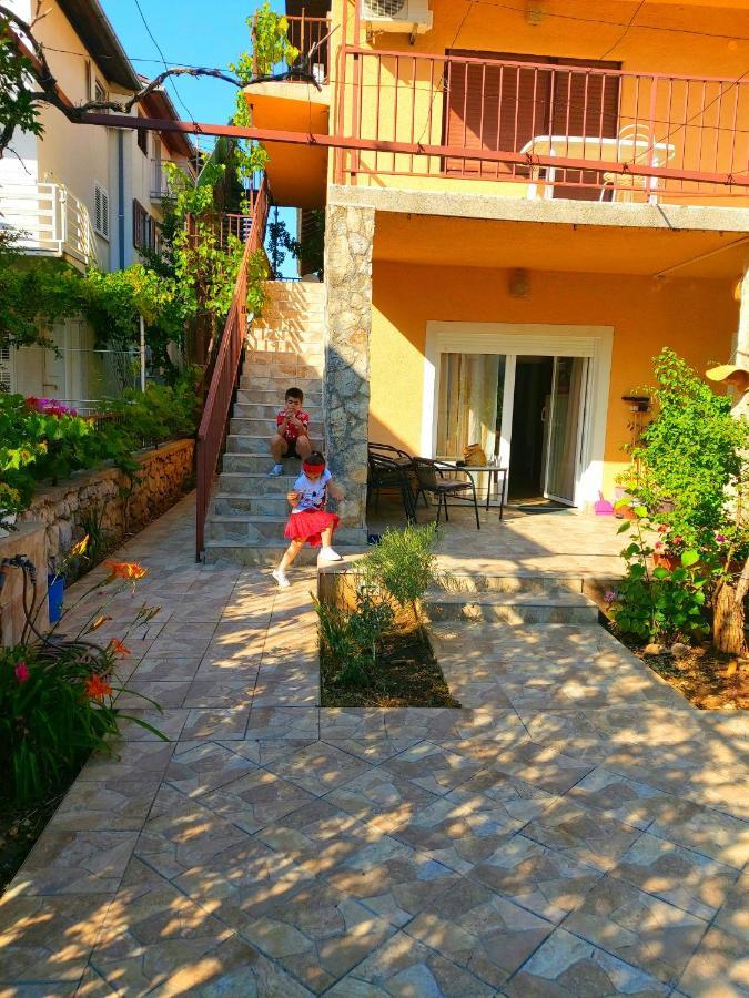 Apartman Arija-Pino Водице Екстериор снимка