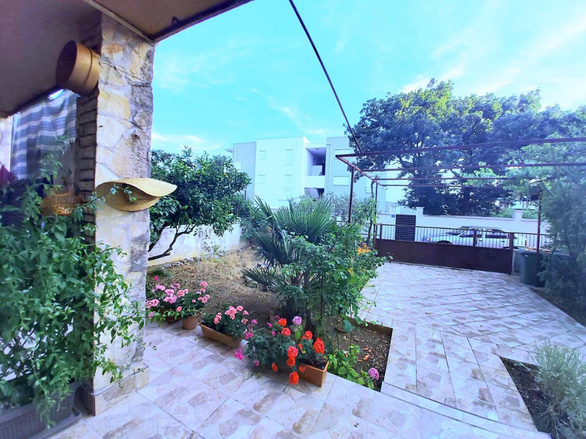 Apartman Arija-Pino Водице Екстериор снимка