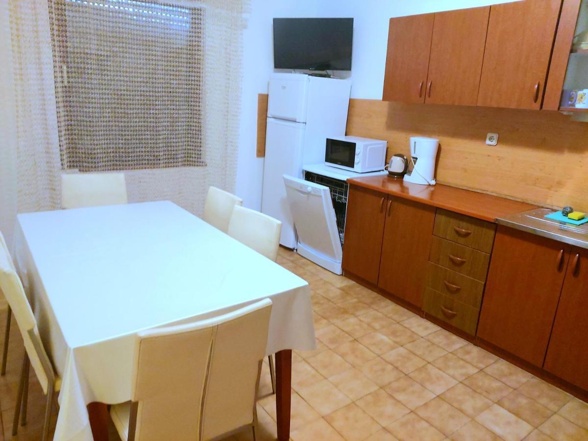 Apartman Arija-Pino Водице Екстериор снимка