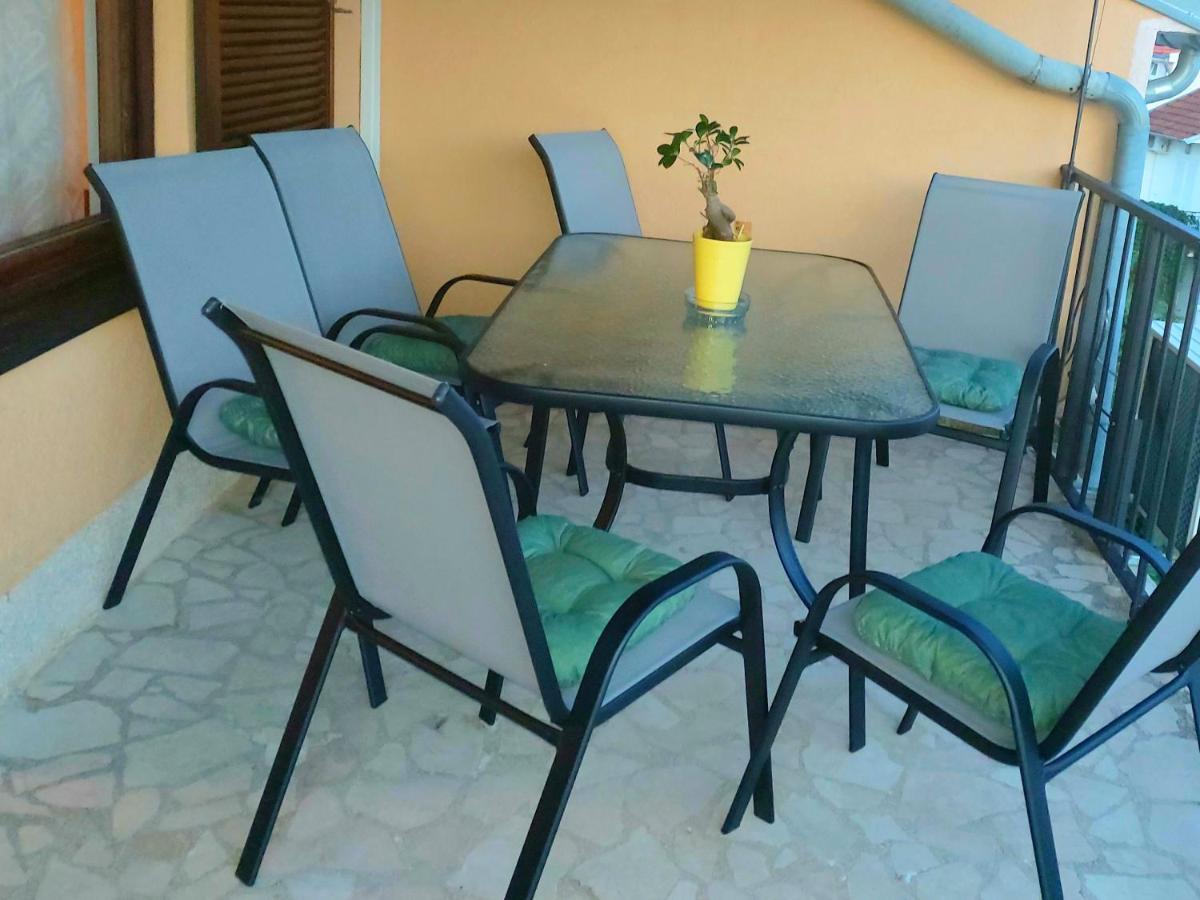 Apartman Arija-Pino Водице Екстериор снимка