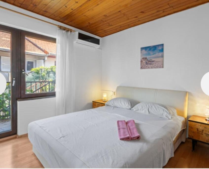 Apartman Arija-Pino Водице Екстериор снимка